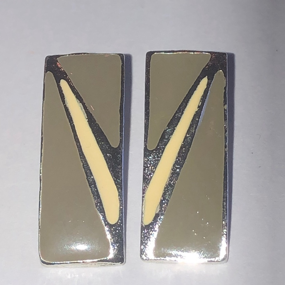 Vintage Geometric Silver Tone and Tan Green Enamel Boho Retro Earrings - Picture 2 of 6
